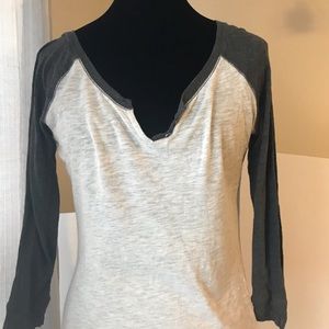 Garage creme and grey baseball tee